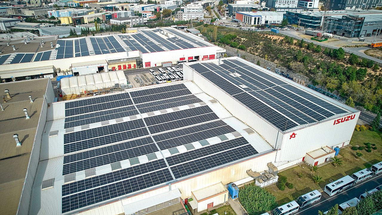 Anadolu Isuzu üretim tesislerinde %70 güneş enerjisi