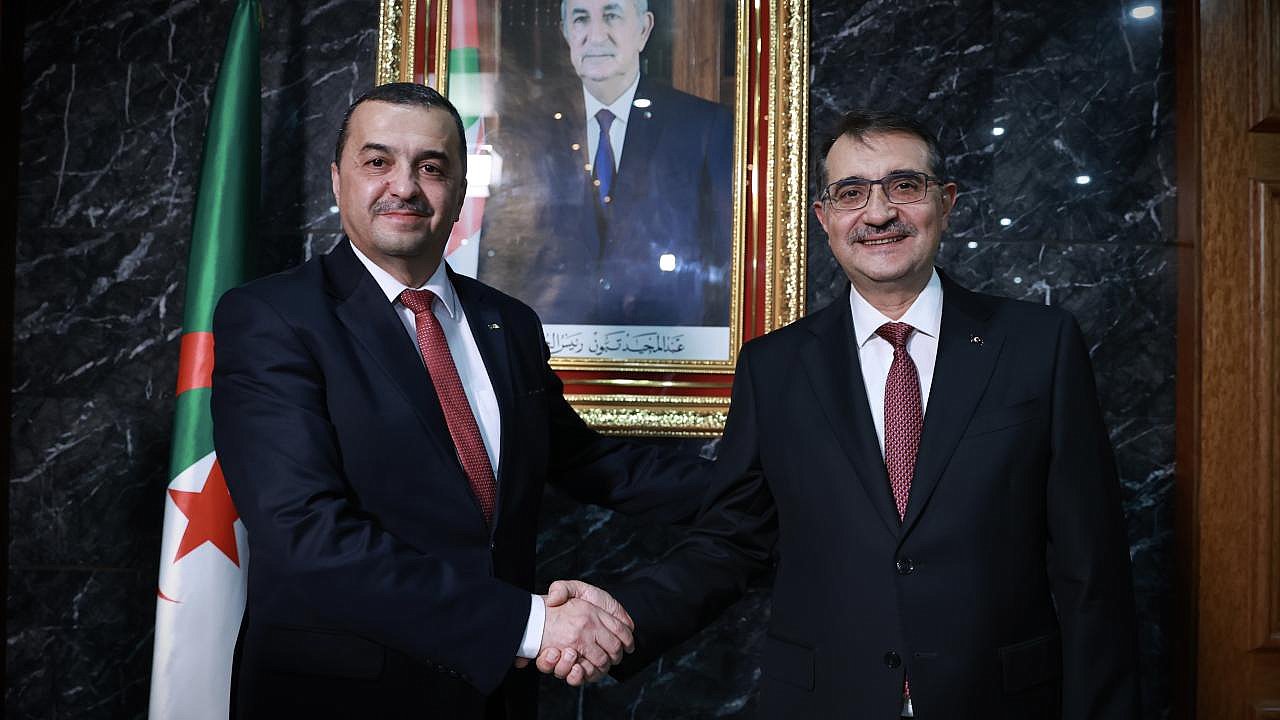 Bakan Dönmez, Cezayirli mevkidaşı ile görüştü