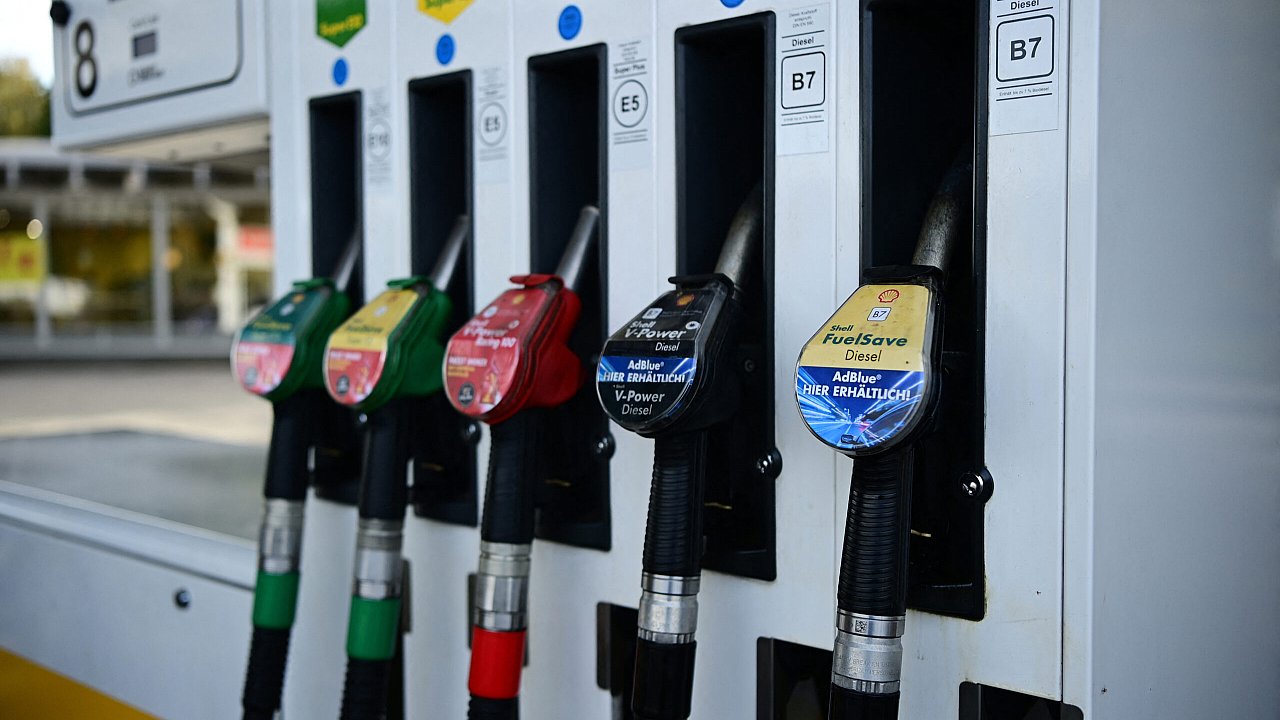 Petrol Polonya endişesiyle düştü