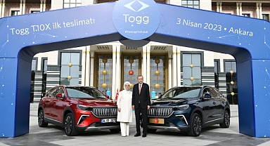 Üretilen ilk Togg Cumhurbaşkanı Erdoğan’a teslim edildi
