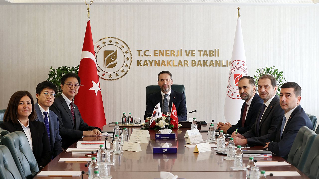 Bakan Bayraktar, Won Ik Lee'yi makamında kabul etti