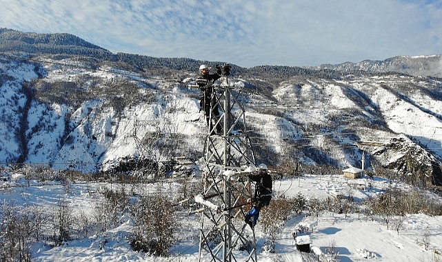 Çoruh EDAŞ, Yoğun Kar Yağışında Kesintisiz Enerji İçin Sahada
