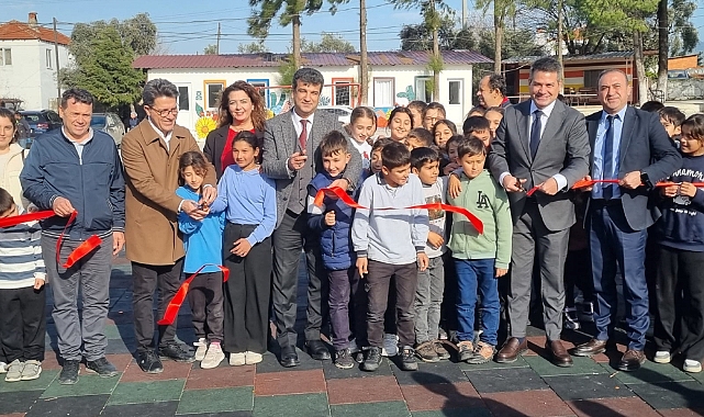 Yeniköy Kemerköy Enerji'den Çamköy İlkokulu'na Yeni Oyun Alanı